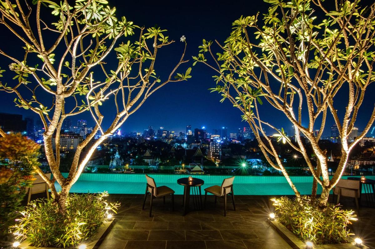 GLOW PARK HOTEL Grand Royal Palace - Housity