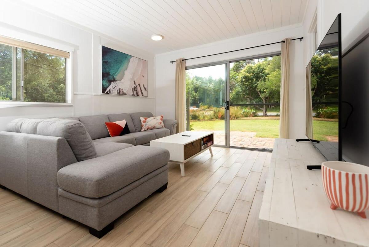 Blissful Beachfront Apartment Broulee - Housity