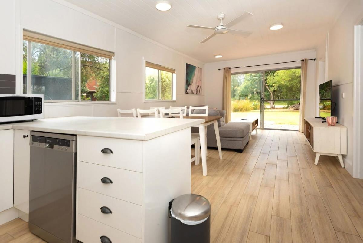 Blissful Beachfront Apartment Broulee - Housity