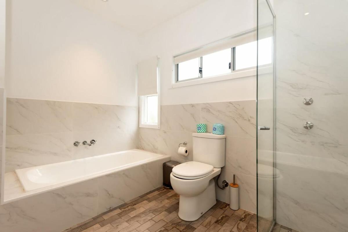 Blissful Beachfront Apartment Broulee - Housity