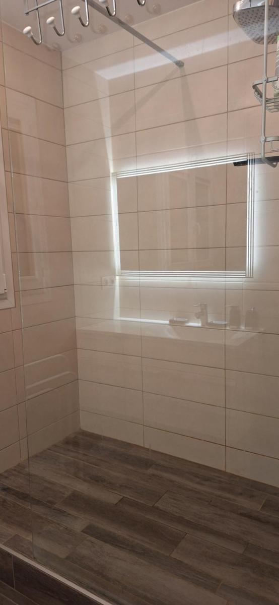Chambres et piscine à Sword Beach-Colleville - Housity