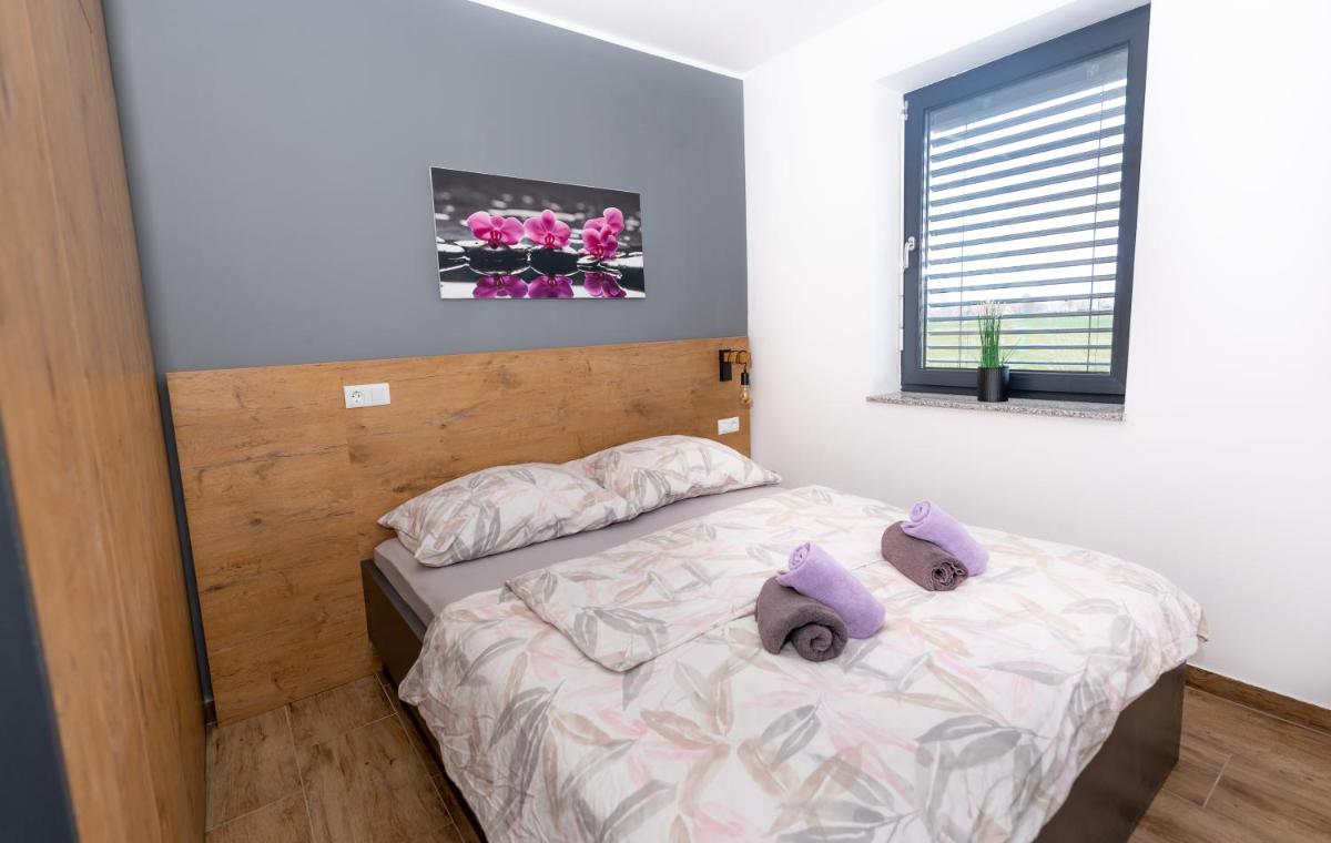 Apartments Sunrise Banovci - Housity