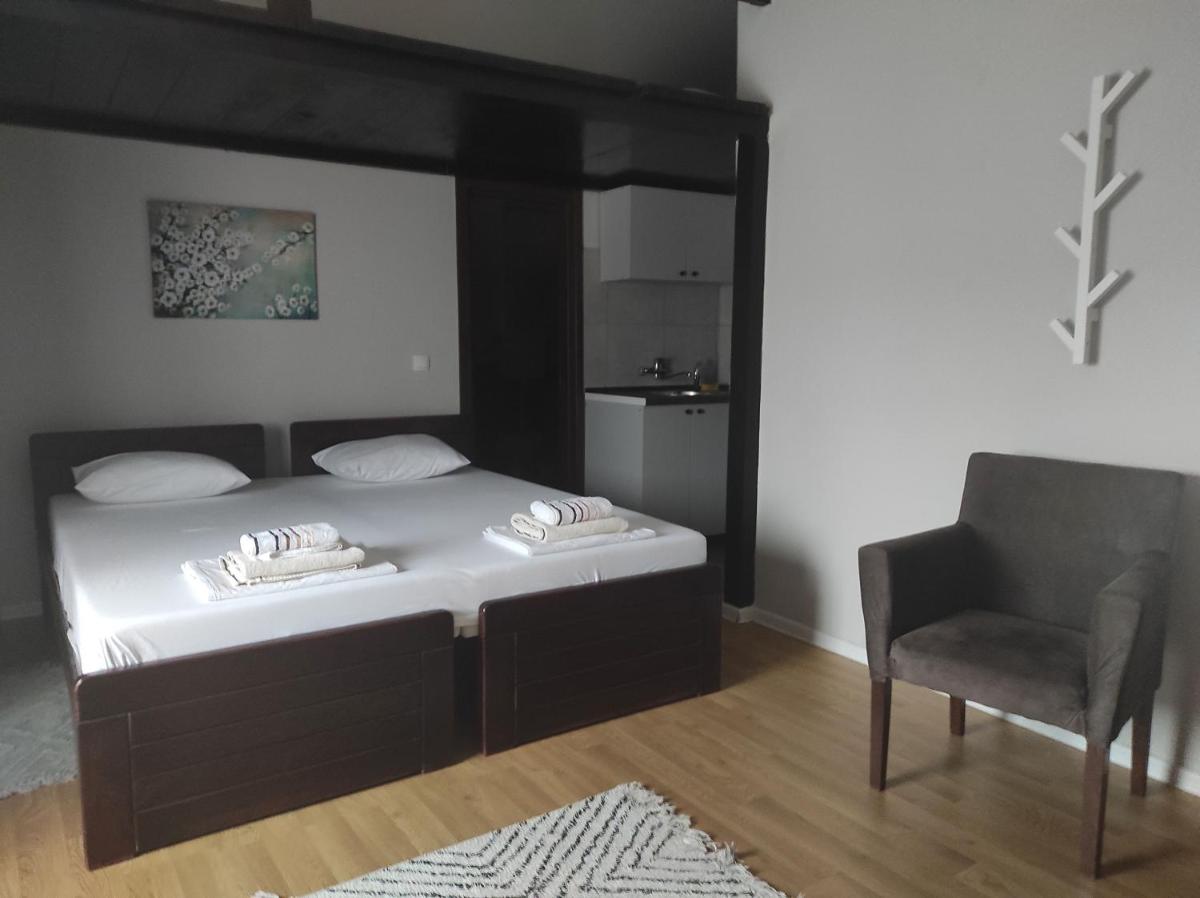 Apartments & Accommodation Stojic - Housity