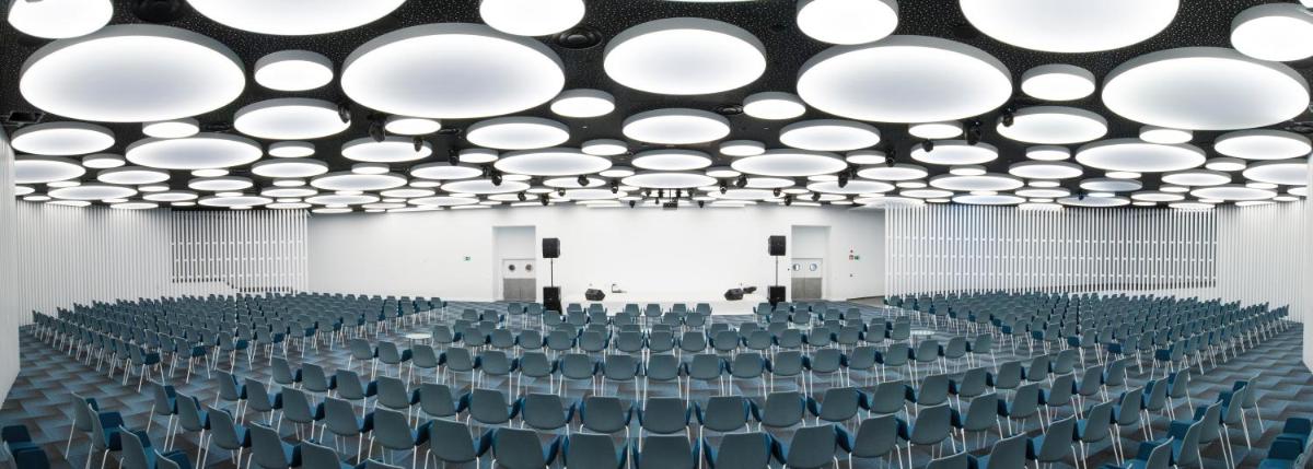 Zona business o sala de conferencias en GF Victoria