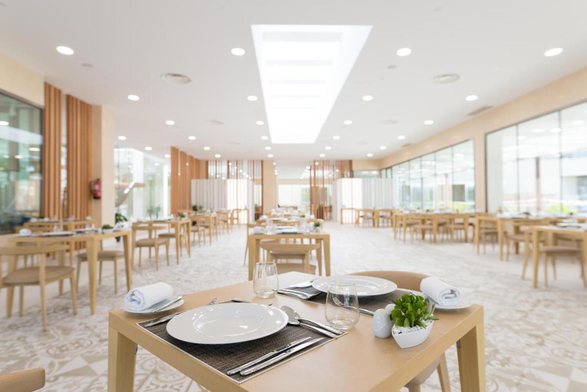 Un restaurante o sitio para comer en GF Victoria