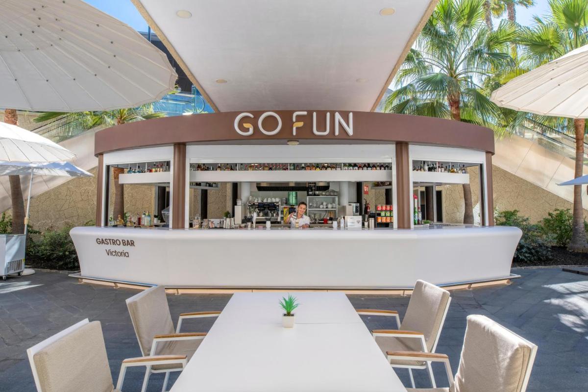 Un restaurante o sitio para comer en GF Victoria