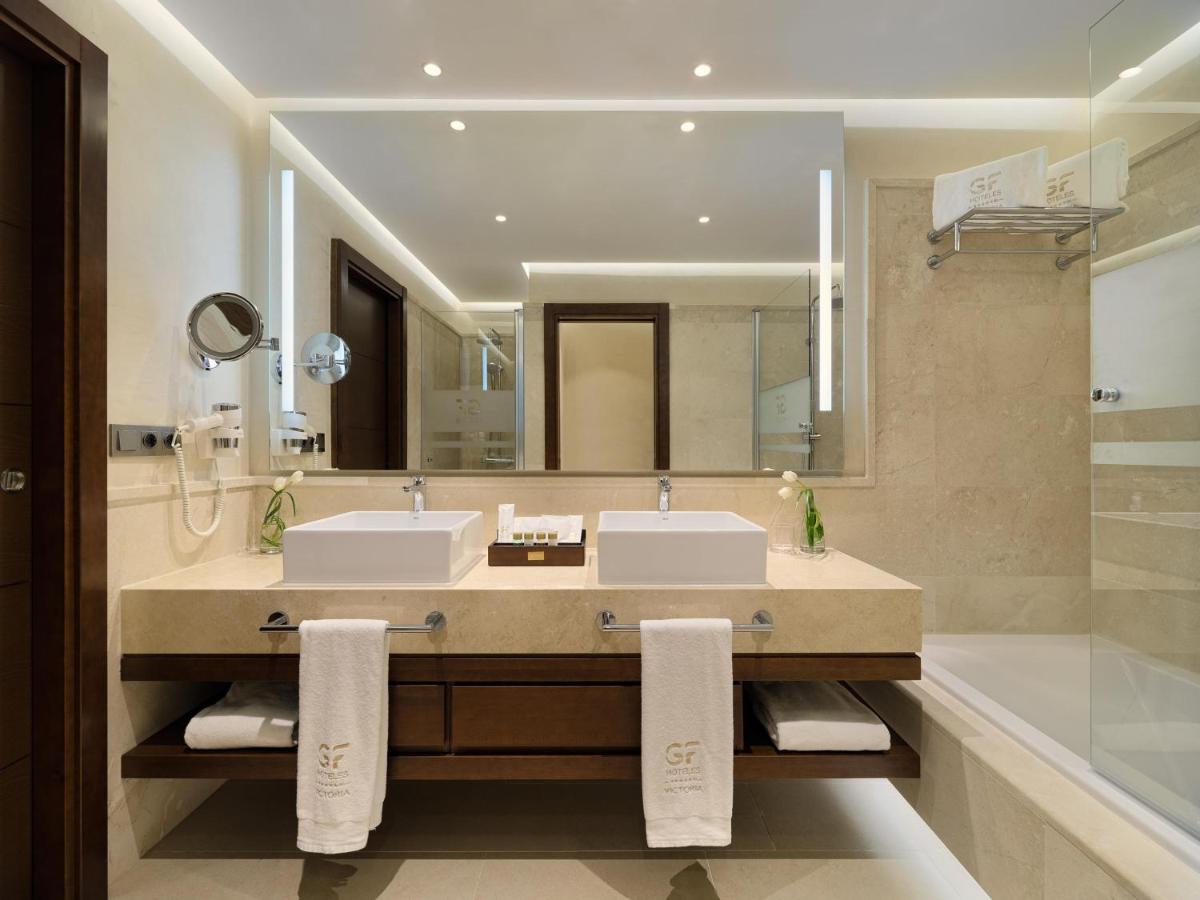 Un baño de GF Victoria