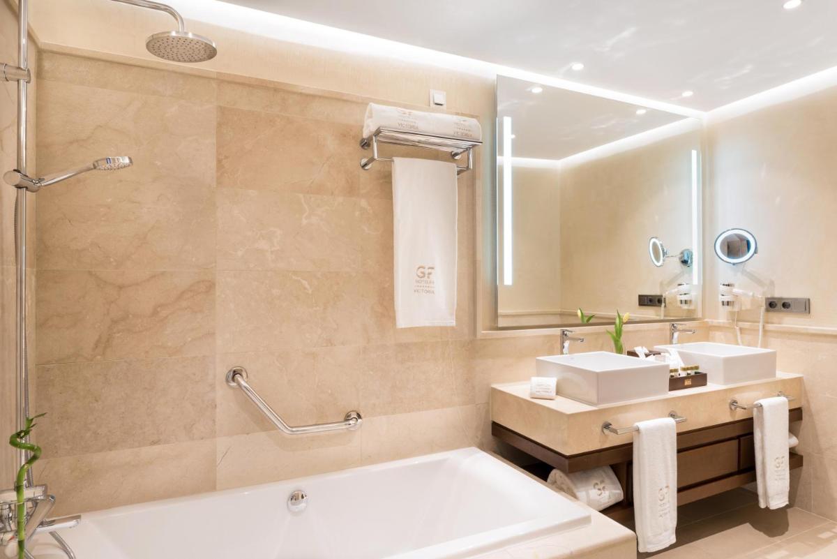 Un baño de GF Victoria