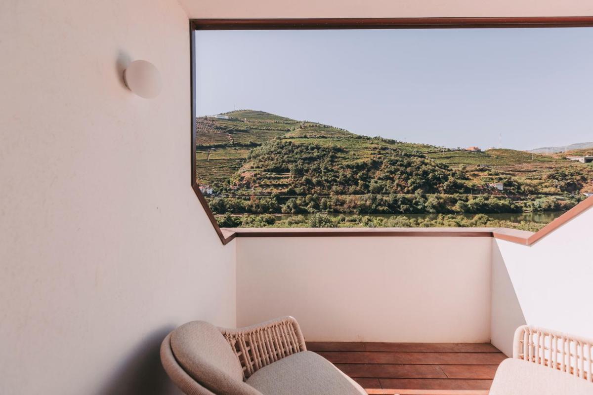 Uma vista geral da montanha ou uma vista da montanha a partir do hotel