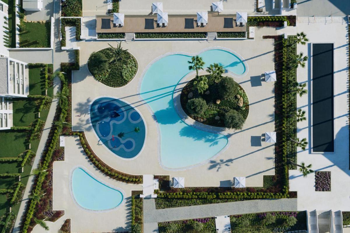 Piscina en o cerca de Ikos Andalusia