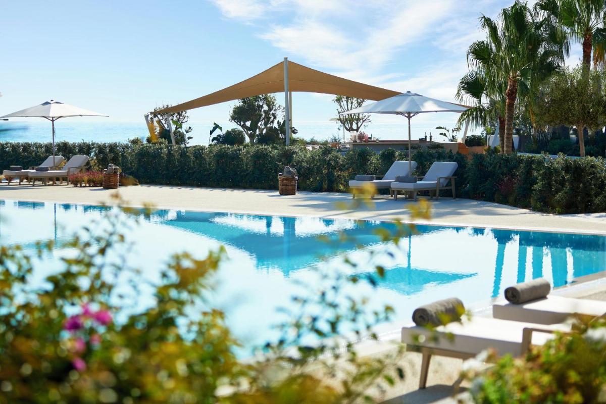 Piscina en o cerca de Ikos Andalusia
