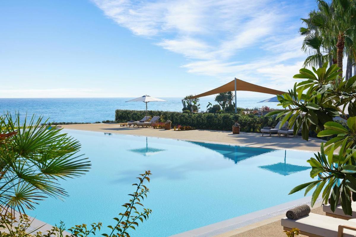 Piscina en o cerca de Ikos Andalusia