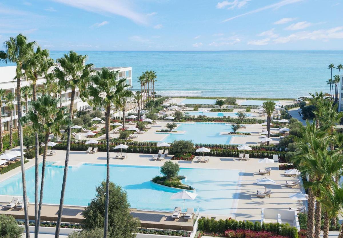 Piscina en o cerca de Ikos Andalusia