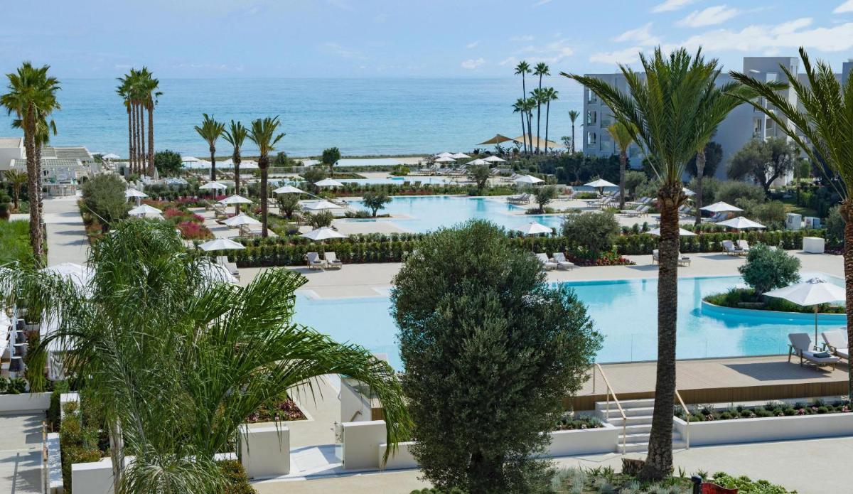 Piscina en o cerca de Ikos Andalusia