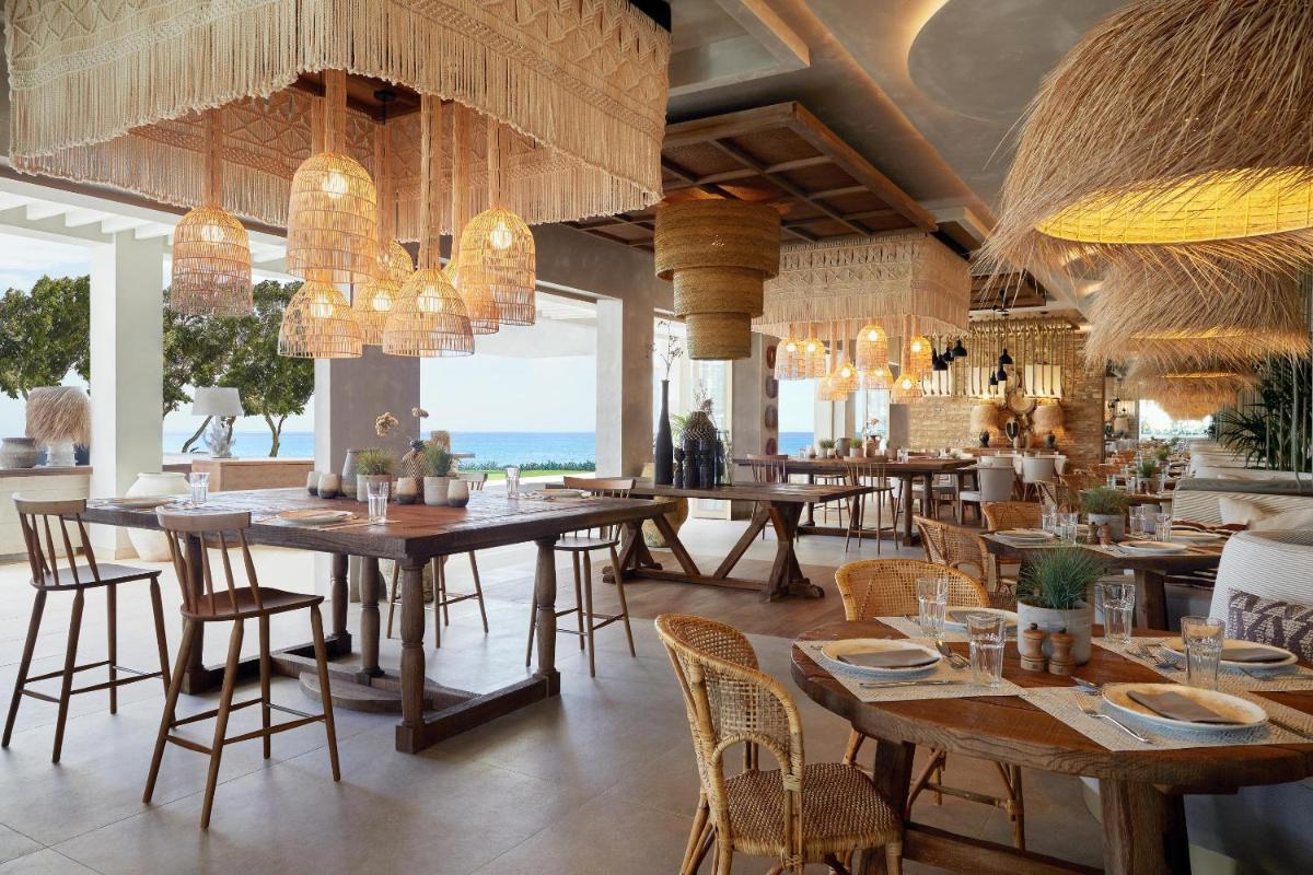 Un restaurante o sitio para comer en Ikos Andalusia