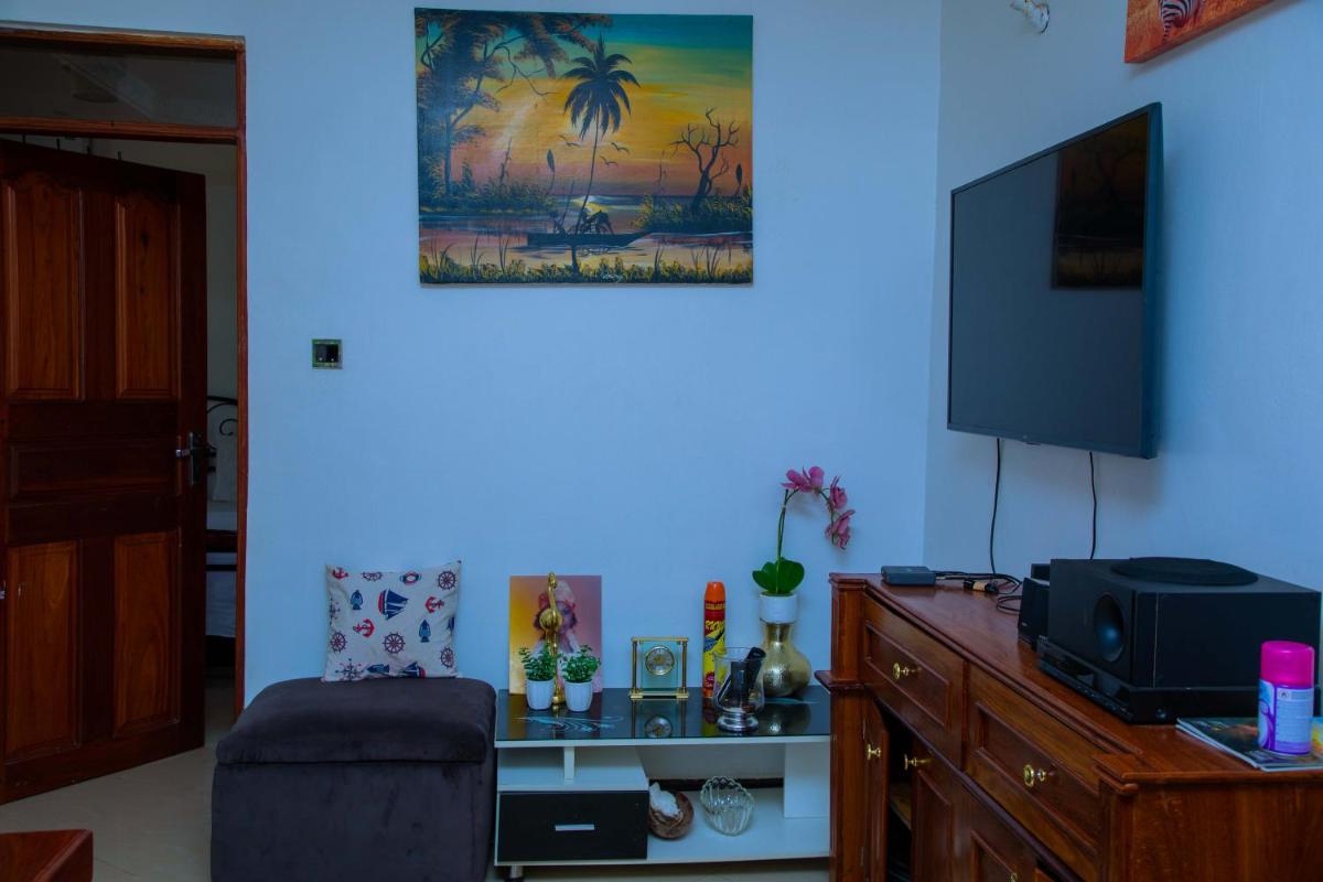 Tropical Paradise Villa in Dar Es Salaam - Housity