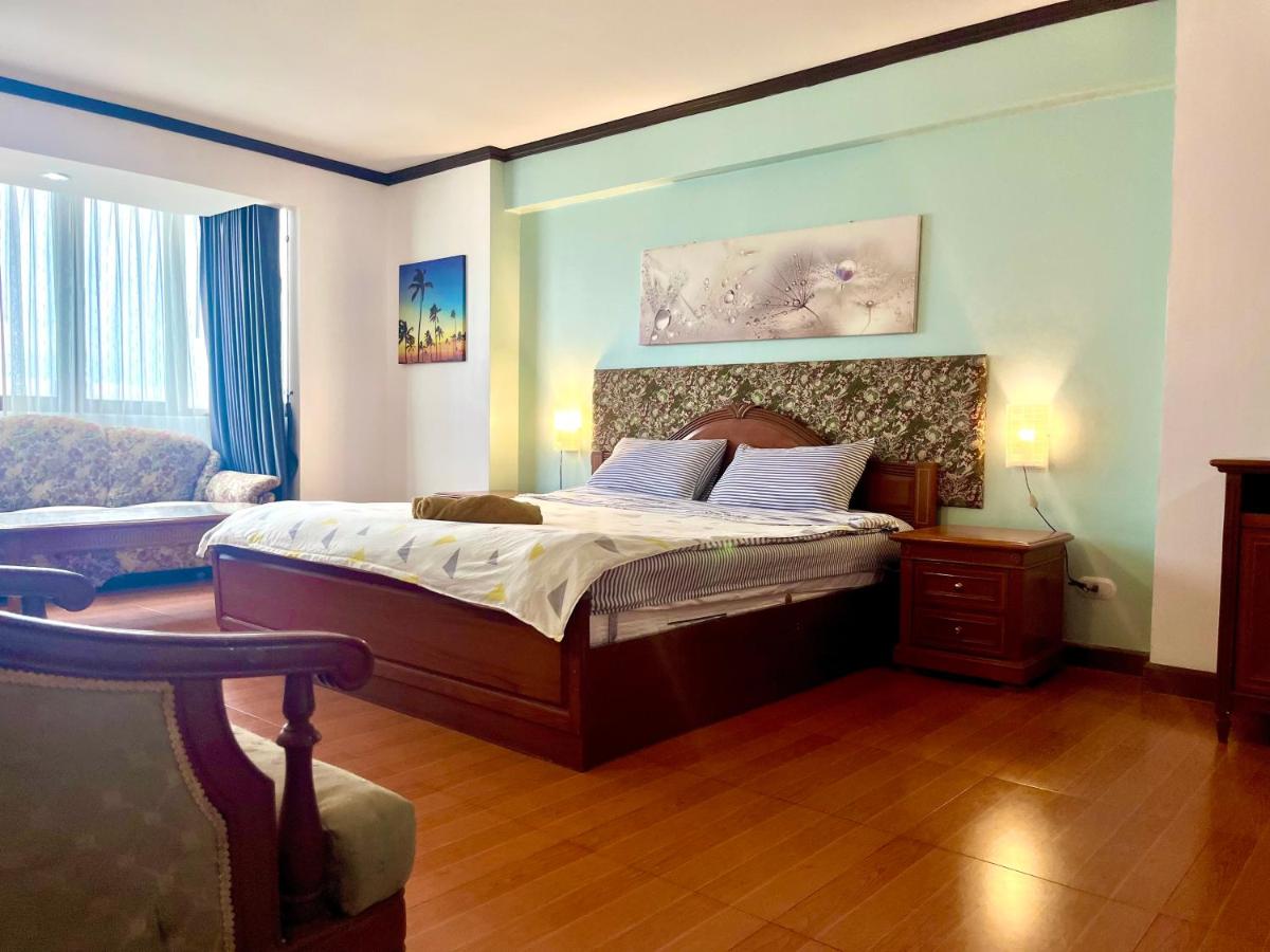 Omni Towers - Large 1 Bedroom Condo Soi Nana - Housity