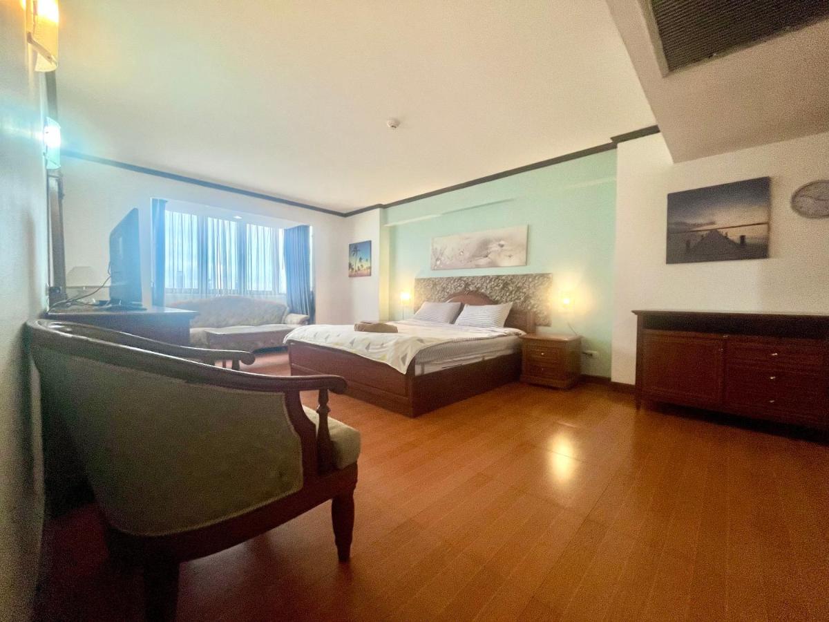 Omni Towers - Large 1 Bedroom Condo Soi Nana - Housity