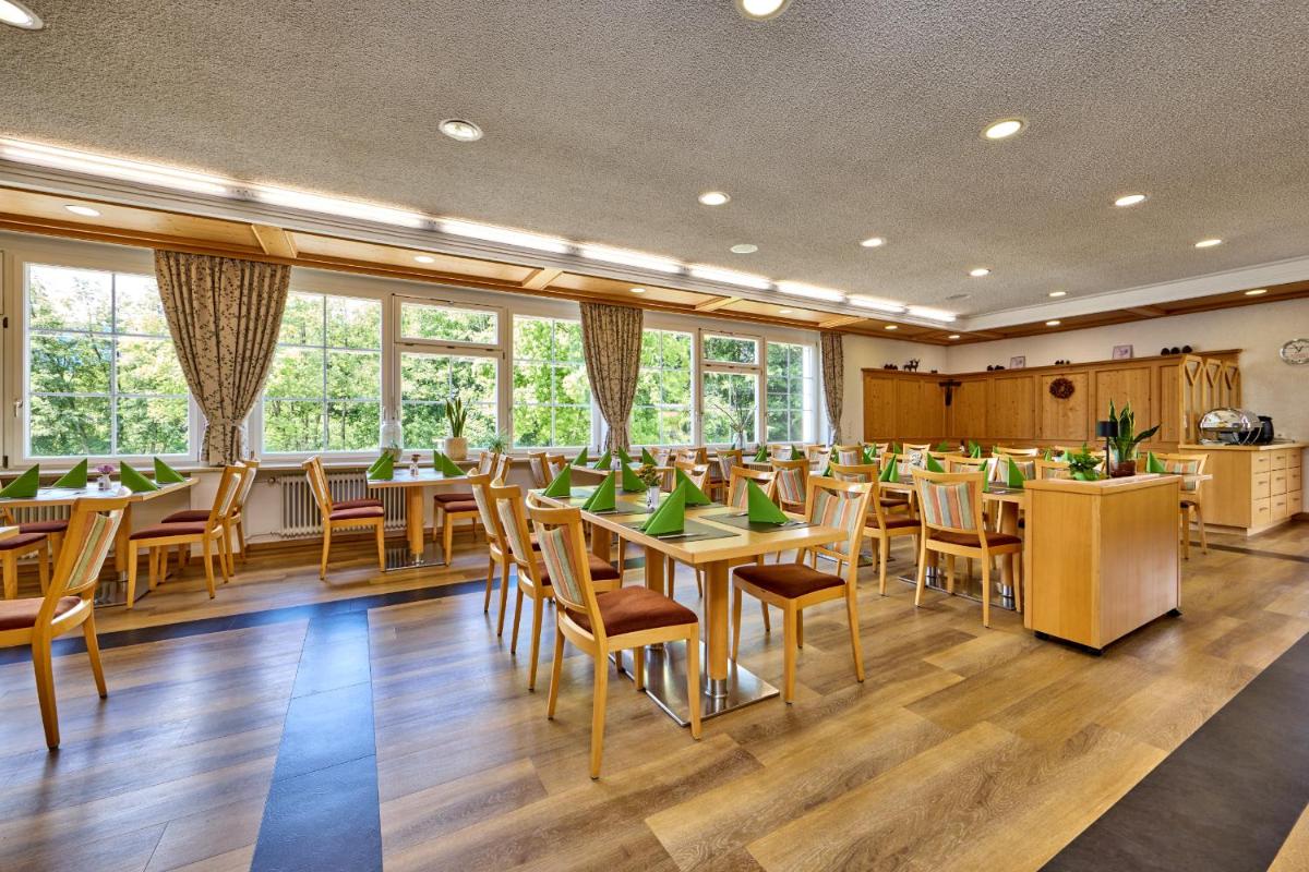 AURA-HOTEL Saulgrub - Housity