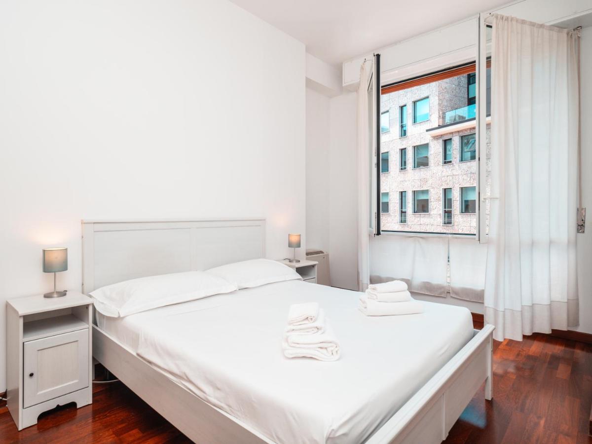Keys of Italy - Piazza Vetra Roomy apartment - Housity