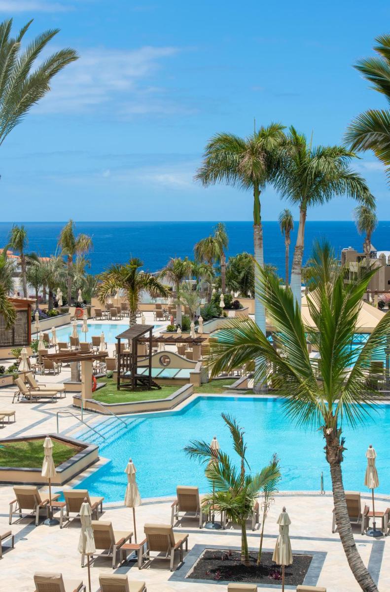 Piscina en o cerca de GF GRAN COSTA ADEJE*****