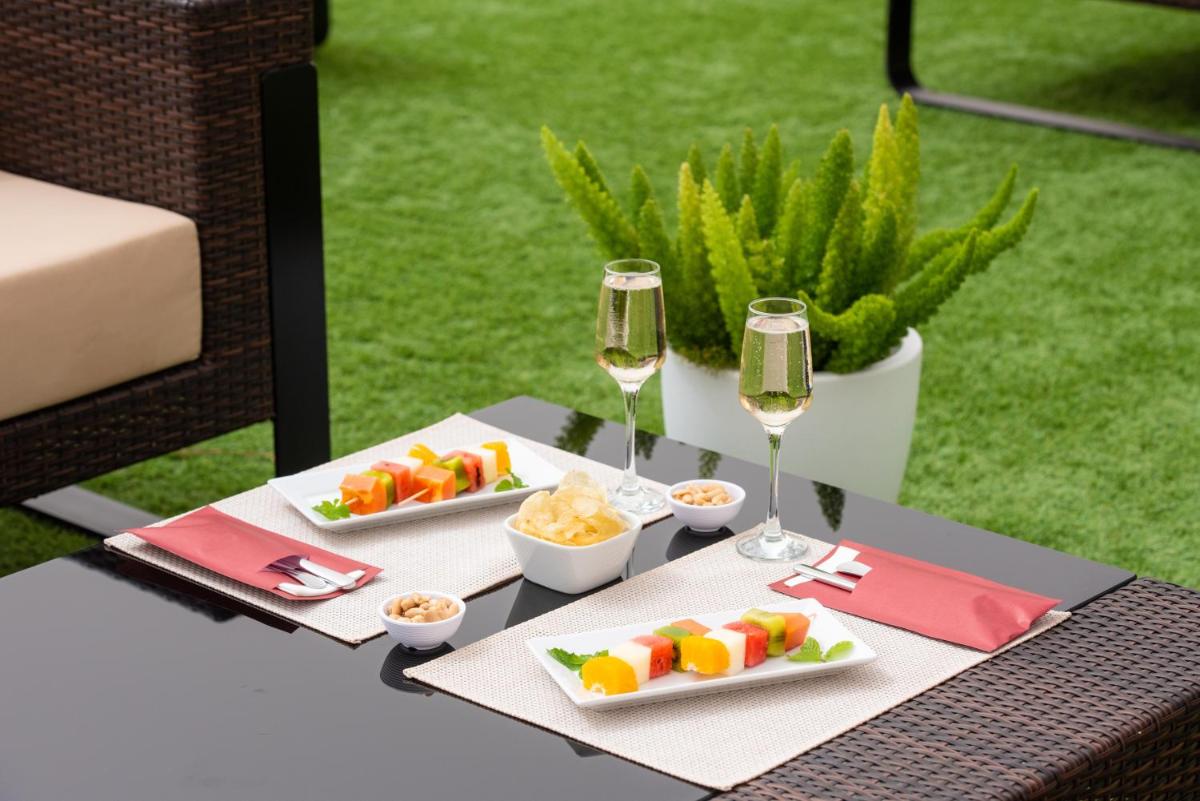 Comida en o cerca de este hotel
