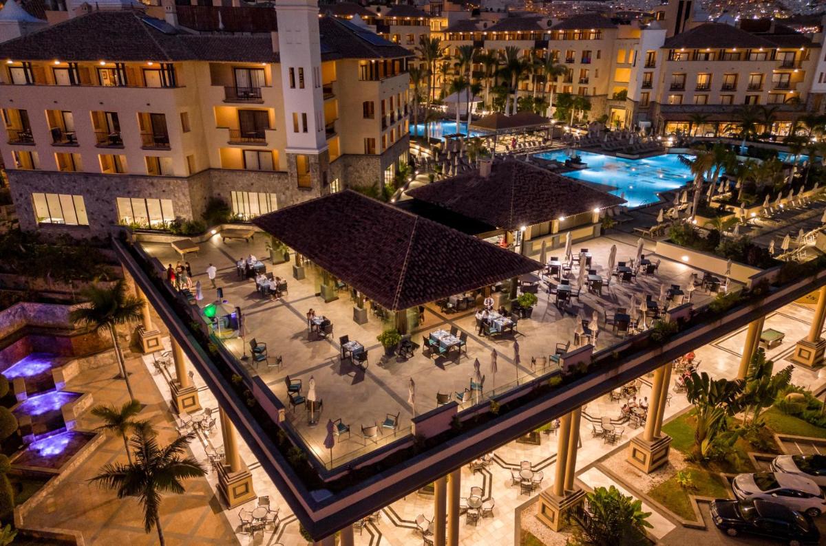 Piscina en o cerca de GF GRAN COSTA ADEJE*****