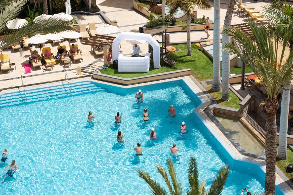 Piscina en o cerca de GF GRAN COSTA ADEJE*****