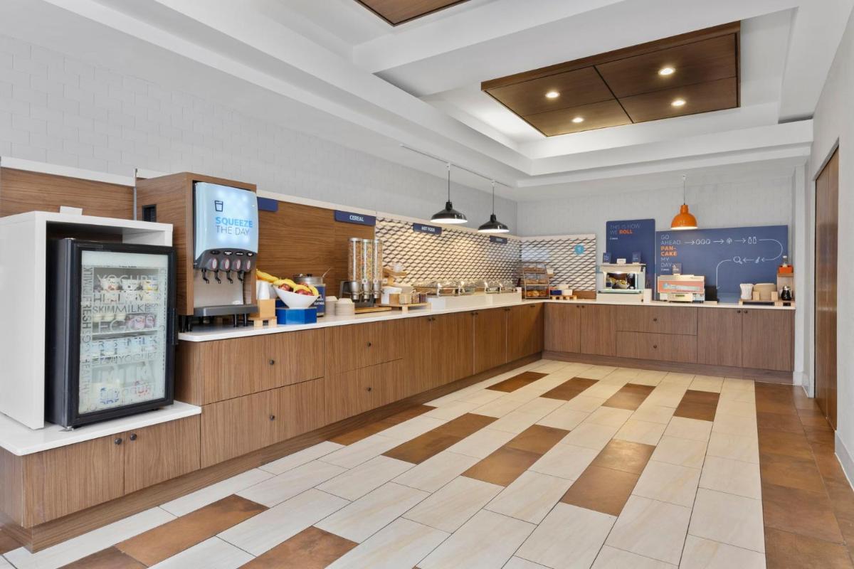 Holiday Inn Express Hotel & Suites West Coxsackie by IHG - Housity