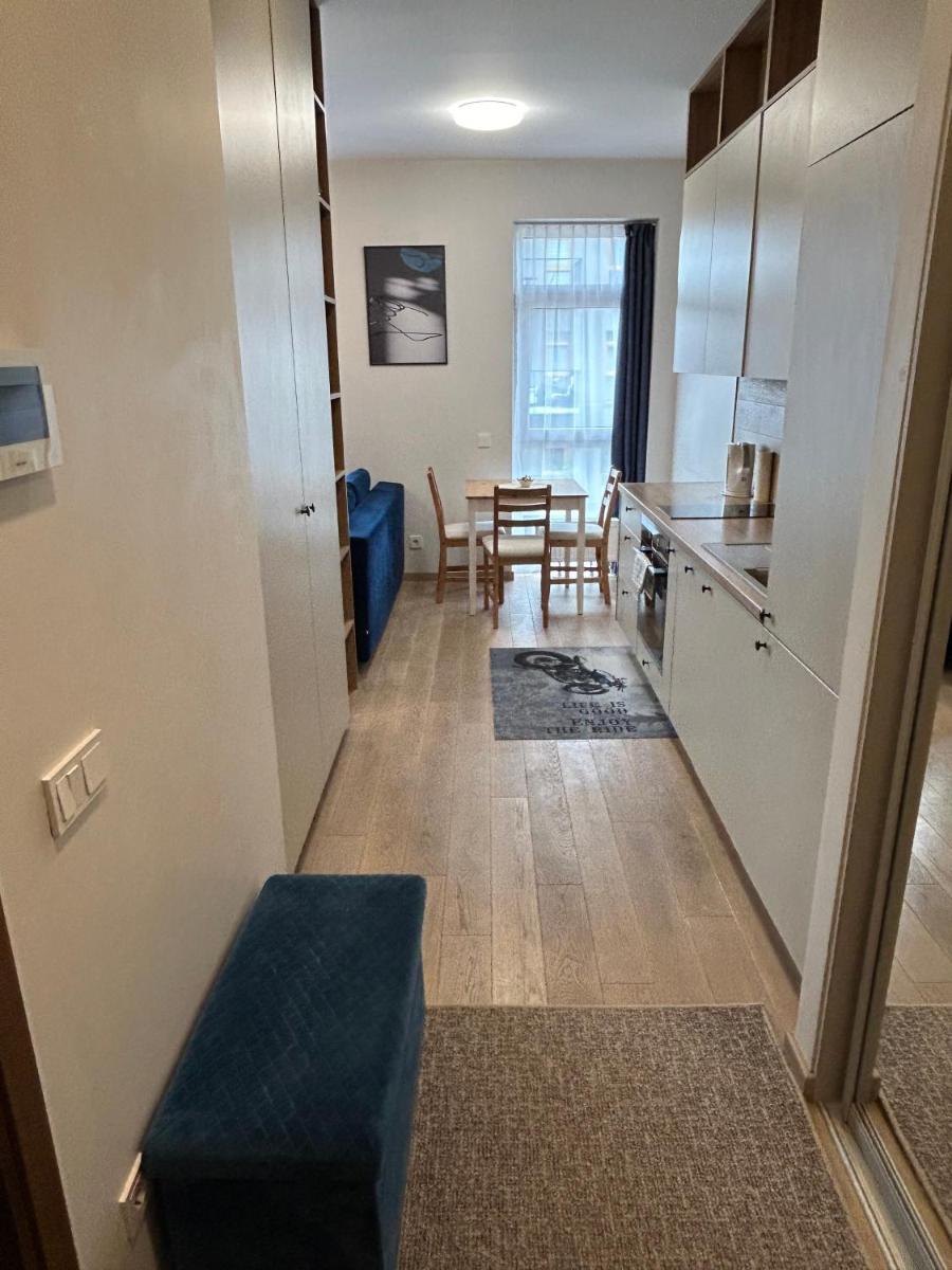 Your Home - Stylish Studio Apartment in Center, with Balcony & Self Check-in - Hizvo