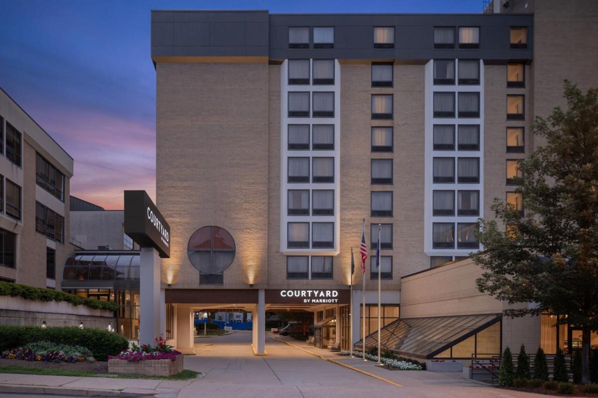 Courtyard by Marriott Pittsburgh University Center - Housity