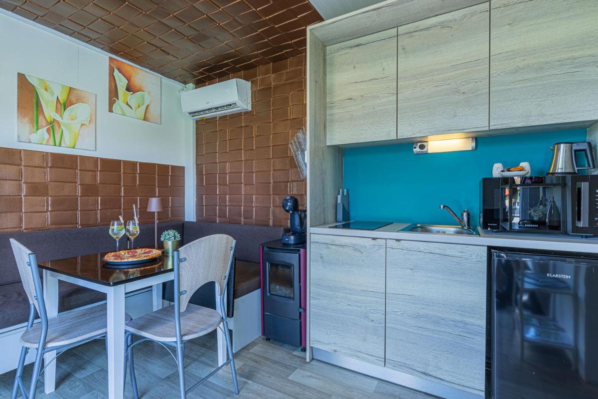 Rooftop Home With Whirlpool & Sauna - Happy Rentals - Housity