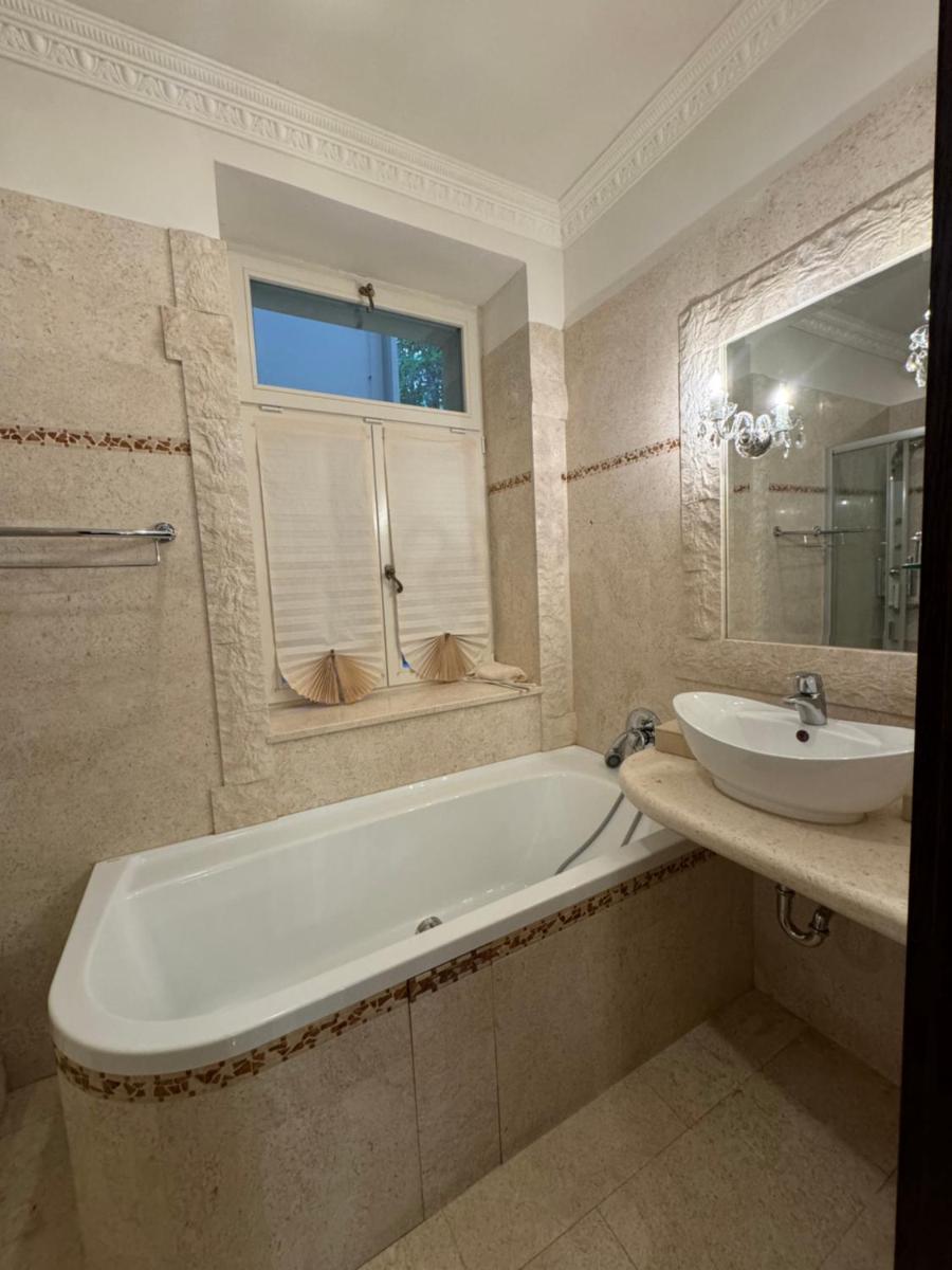 Gold Residence - Housity