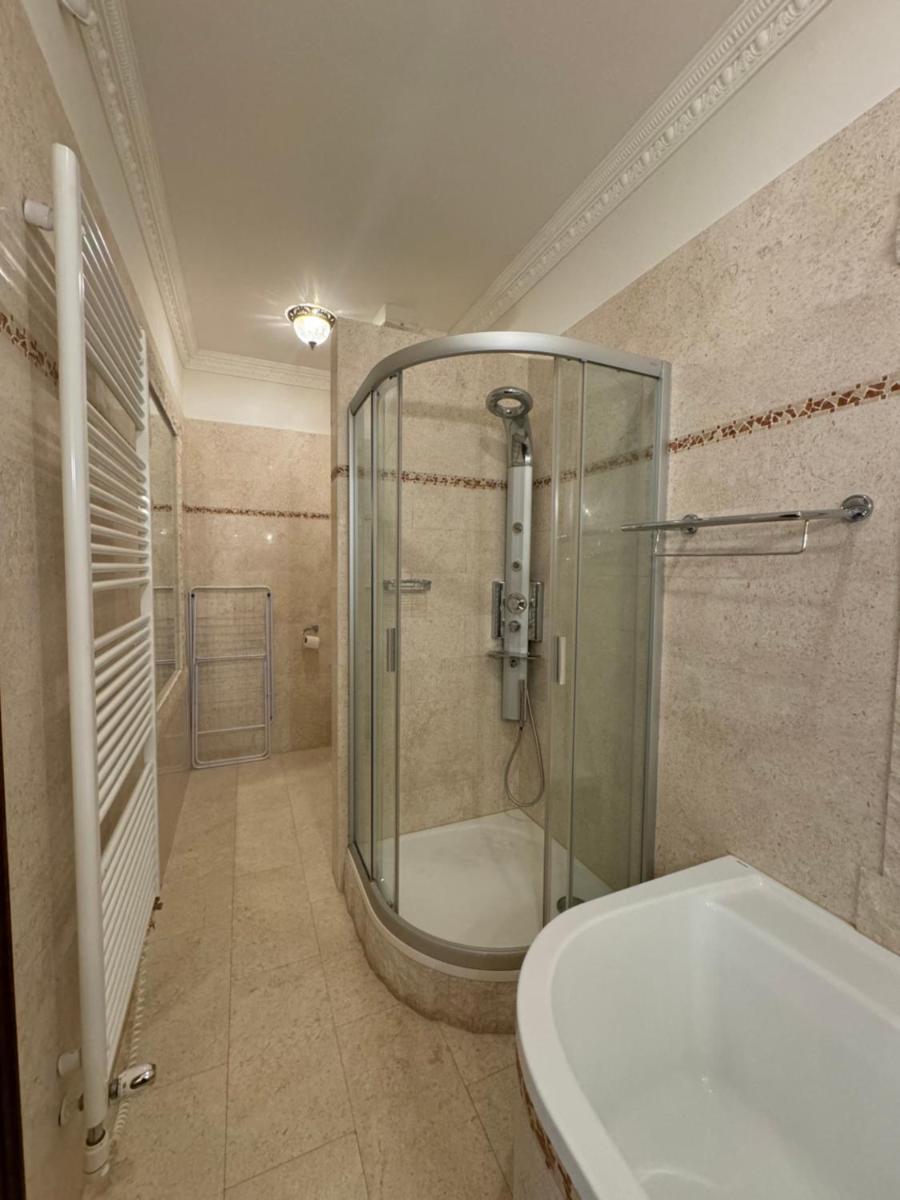 Gold Residence - Housity