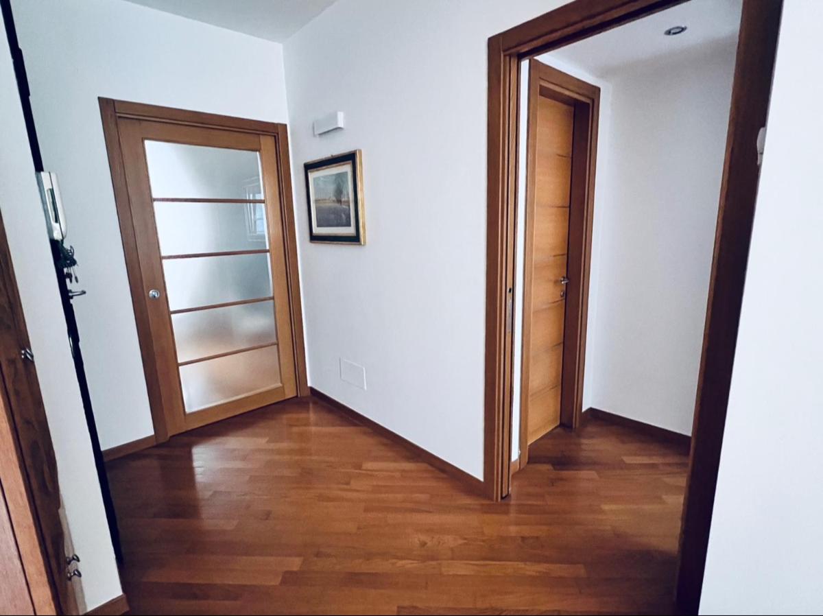 Best Stay - Central Station Suite Apartments - Housity
