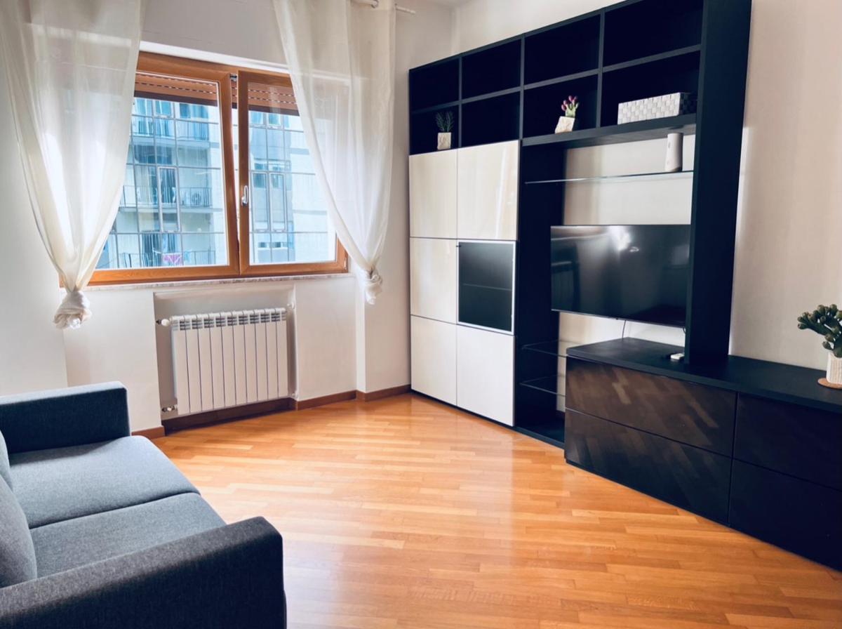 Best Stay - Central Station Suite Apartments - Housity