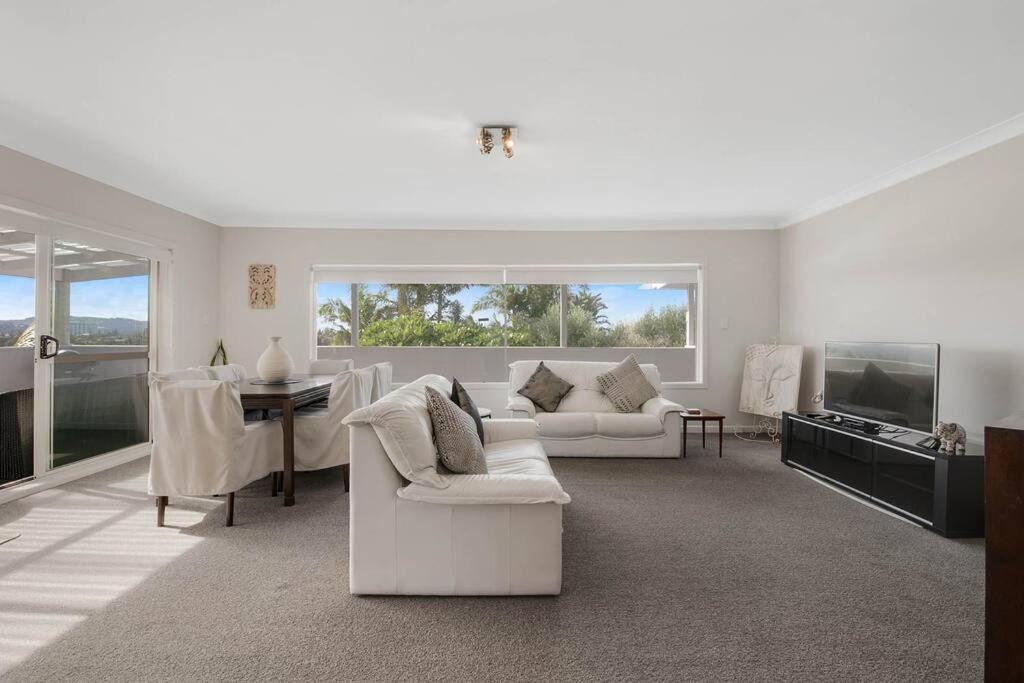 Pohutukawa Estuary Views - Housity