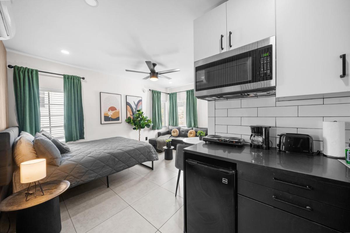 Baybreeze Apartments by Lowkl - Housity