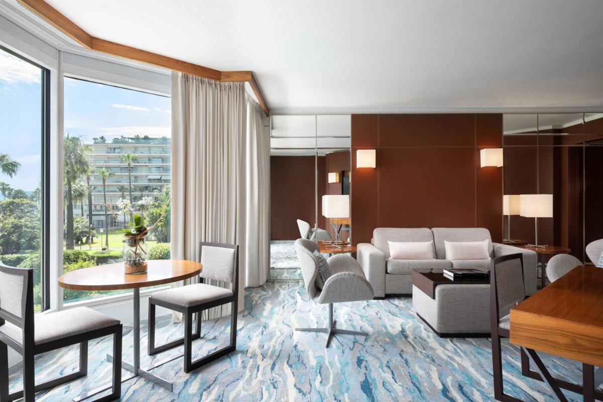 Coin salon dans l'établissement JW Marriott Cannes