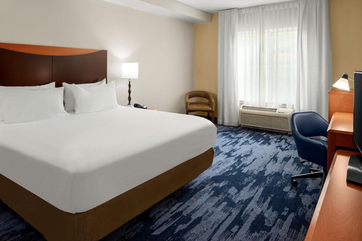Fairfield Inn & Suites Bedford - Housity
