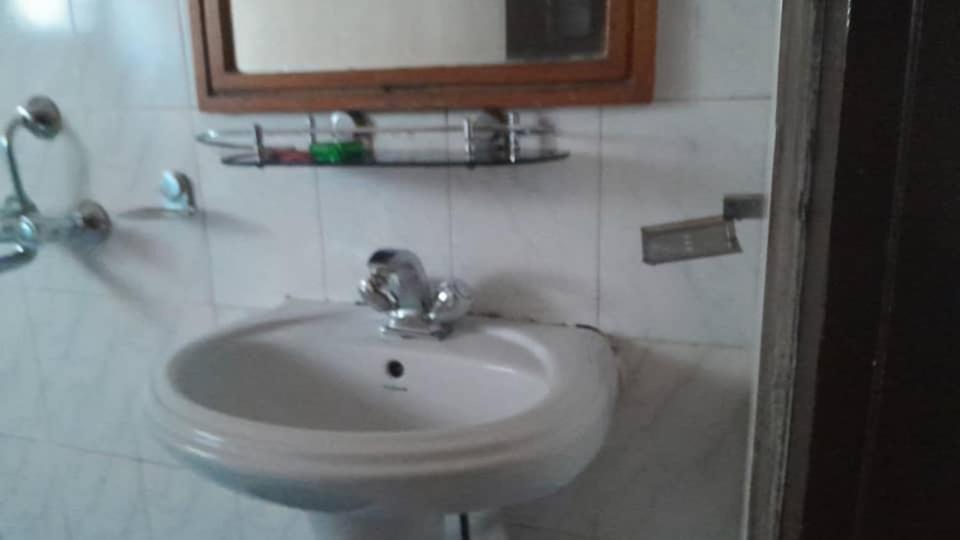 Hotel Paro - Housity