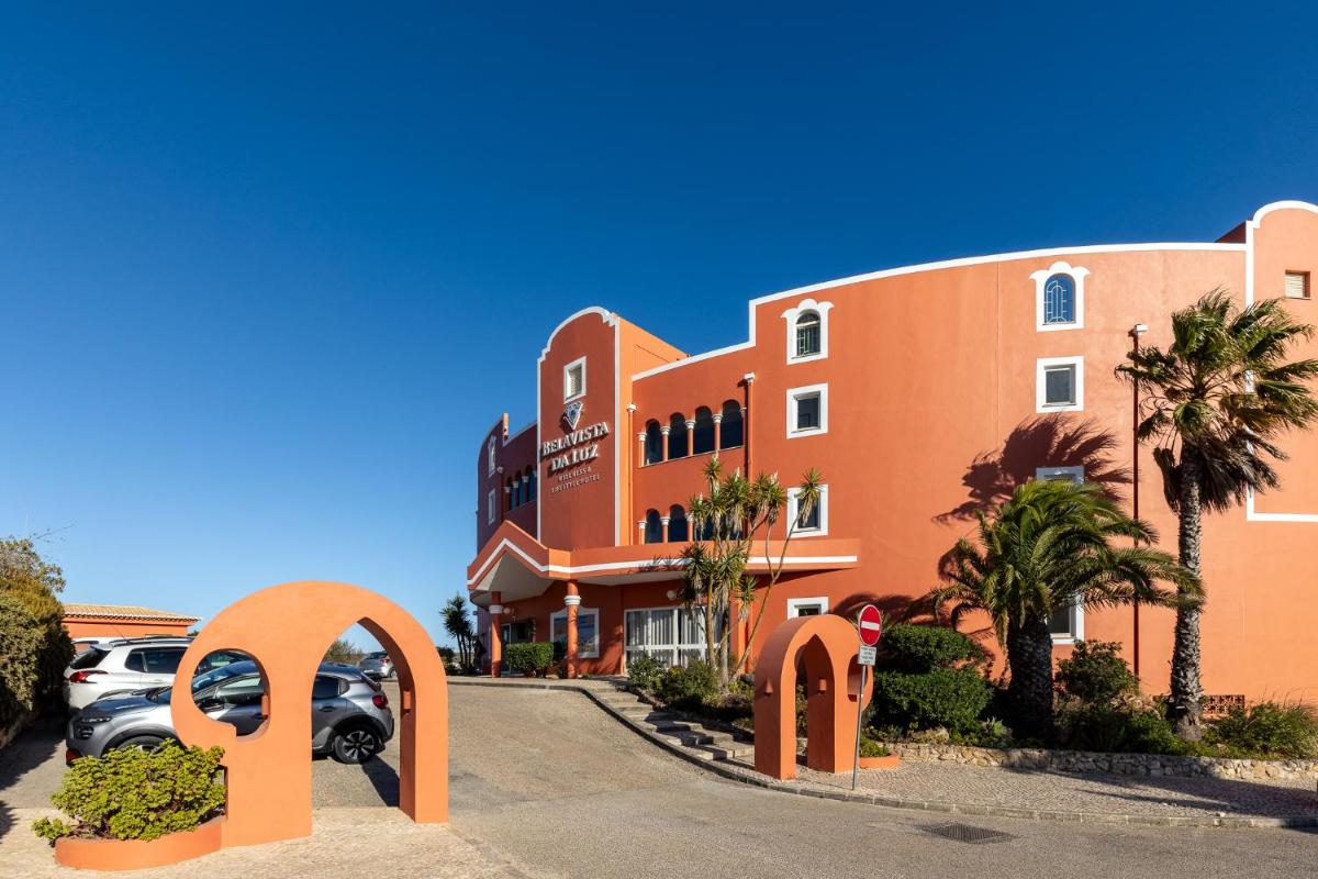 O edifício onde o hotel está situado