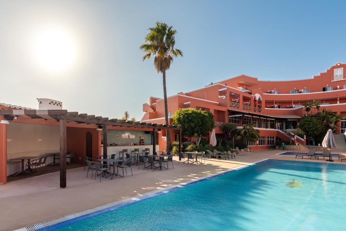 A piscina em ou perto de Belavista Da Luz - Wellness & Lifestyle Hotel