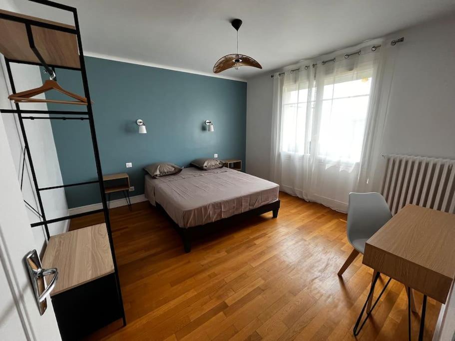 Maison 3 chambres, 2 sdb avec jardin Connerré - Housity