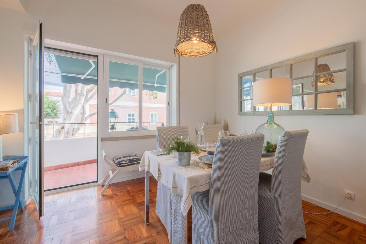 Elegant Apartment in Cascais with Fireplace - 80 m² - Housity