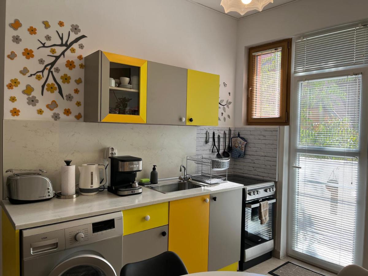 ART ATELIER GERI with a terrace, free parking & wi-fi - Housity