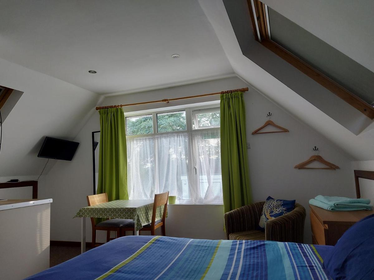 Chezzas Homestay FREE driveway parking & private bathroom TwinTripleKingDoubles - Hizvo