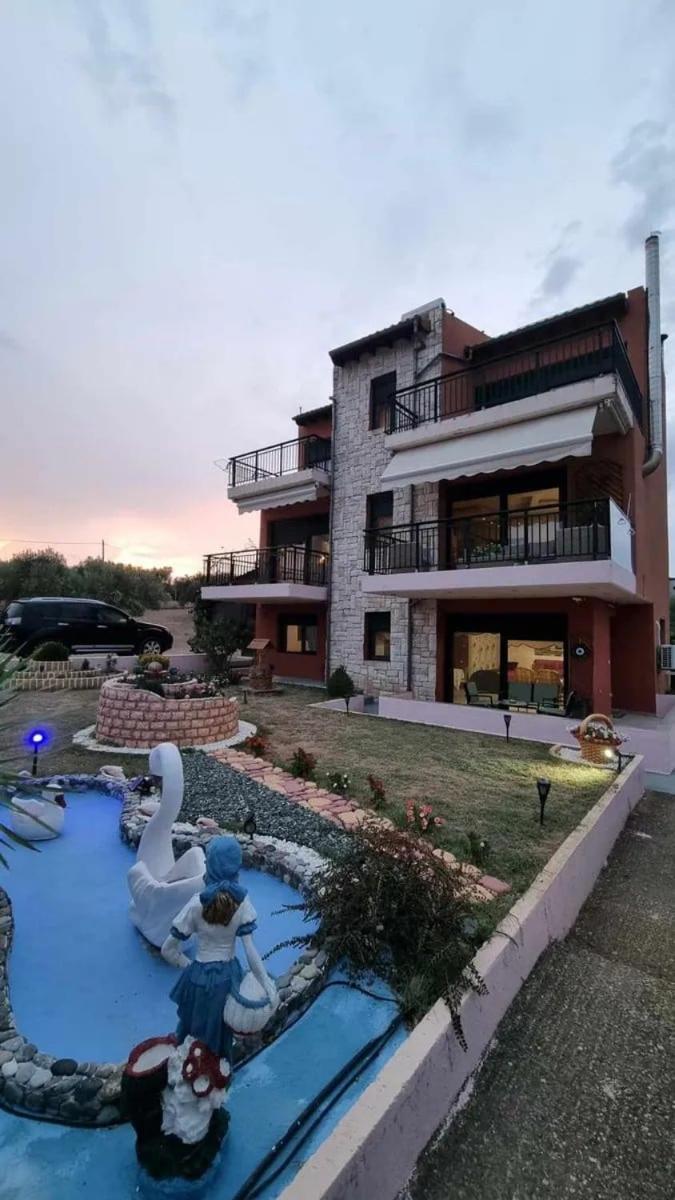 Dora's Garden Villa - Housity