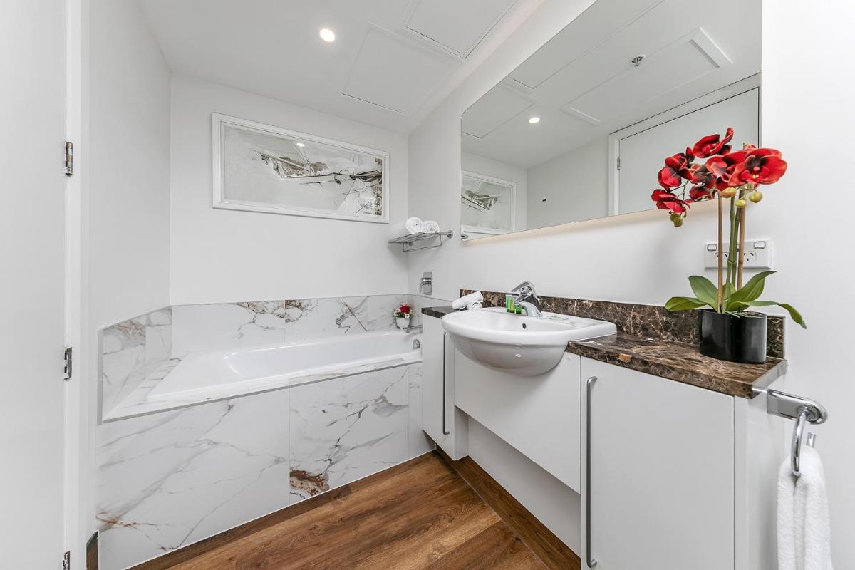 Penthouse Glory - Housity