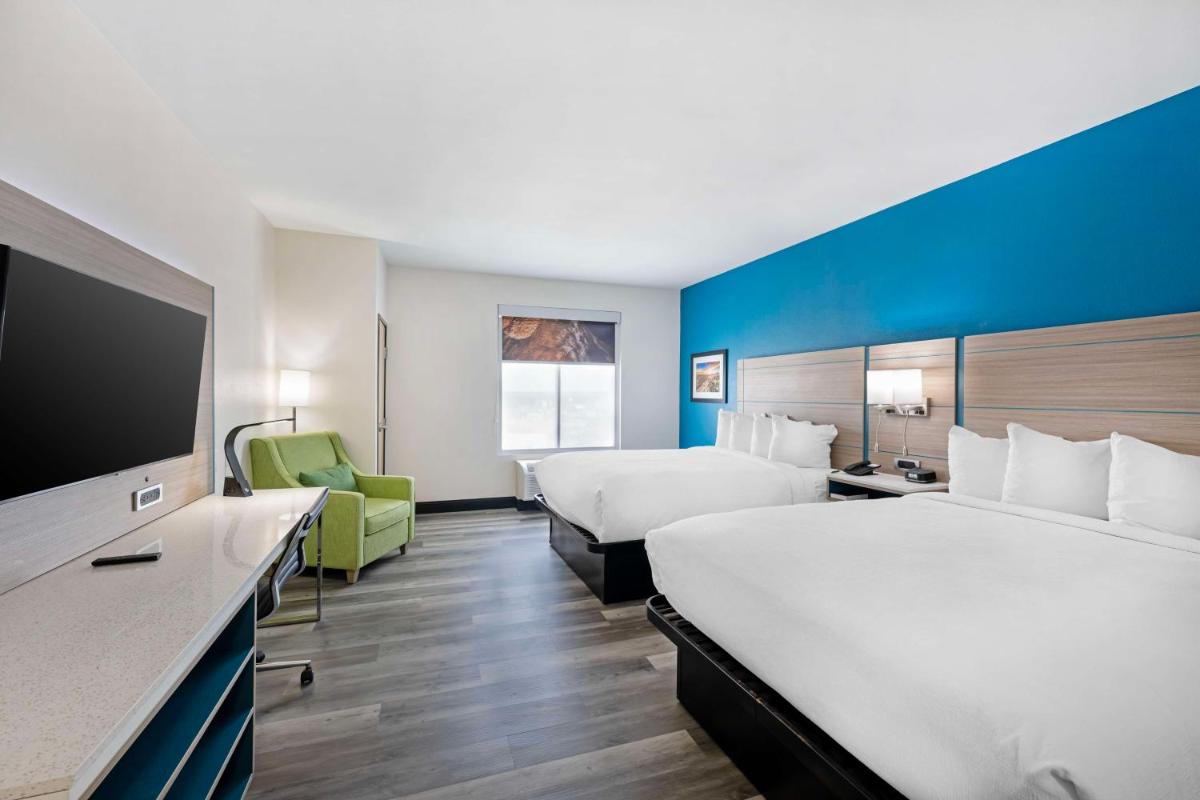 Best Western Plus Executive Residency Carlsbad Hotel - Housity